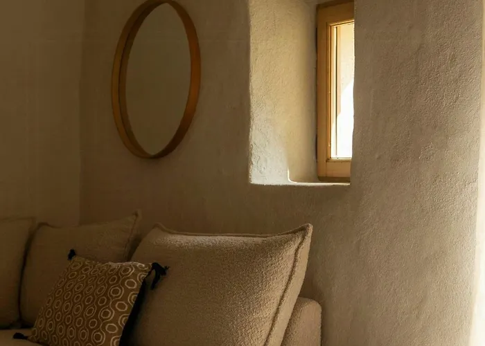 Beautiful Family With Pool Near