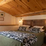 Beautiful Family With Pool Near Hébergement de vacances *