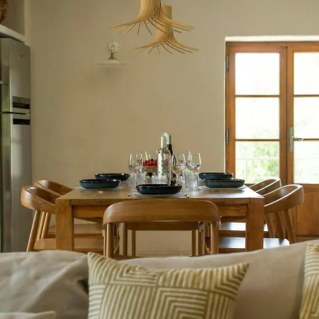 Beautiful Family With Pool Near Dom wakacyjny