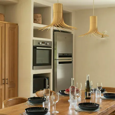 Dom wakacyjny Beautiful Family With Pool Near