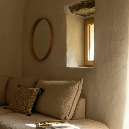 Beautiful Family With Pool Near