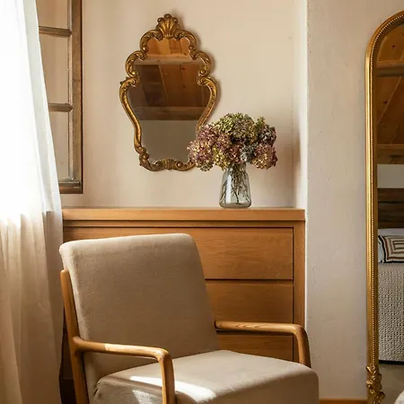 Beautiful Family With Pool Near