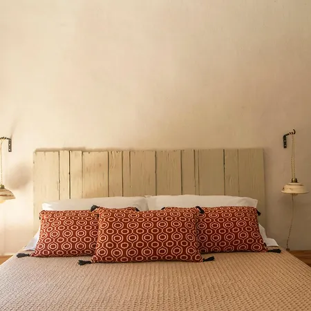 Dom wakacyjny Beautiful Family With Pool Near