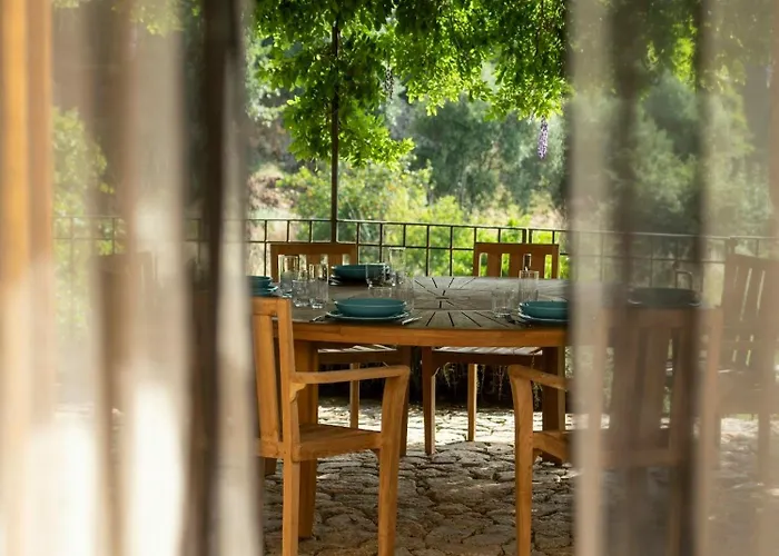 Beautiful Family With Pool Near